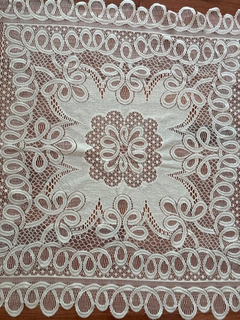 Elegant Floral Lace Tablecloth Cream Rectangular 35